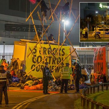 Extinction Rebellion protesters block roads outside national newspaper printing presses