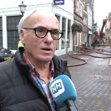 Buurtbewoners geschrokken na grote brand in centrum Enkhuizen: “Je pakt de gekste spullen”