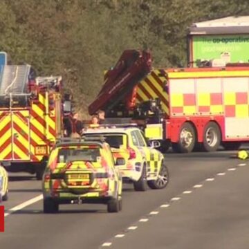 M5 crash: Motorway closed in Gloucestershire
