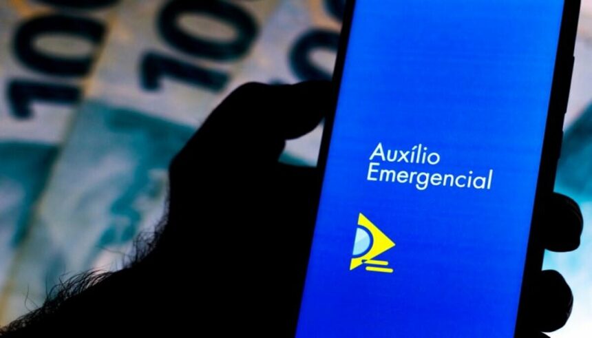 Caixa deposita auxílio de R$ 600 e libera saque de R$ 300 HOJE; veja quem pode Caixa deposita auxílio de R$ 600 e libera saque de R$ 300 HOJE; veja quem pode