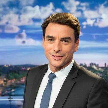 Julian Bugier remplace Marie-Sophie Lacarrau, partie pour TF1, au « 13 heures » de France 2