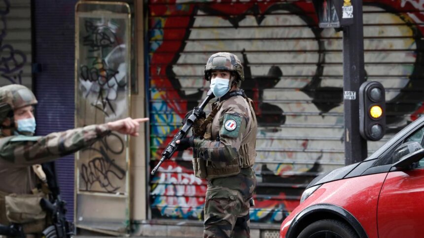 Paris: Anti-Terror-Ermittlungen nach Messerattacke in Paris
