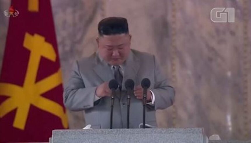 Kim Jong-un se emociona e pede desculpas durante discurso na Coreia do Norte