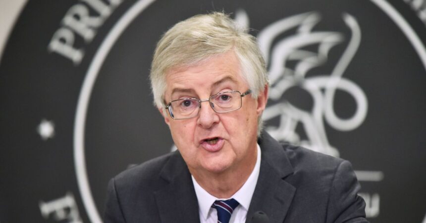 First Minister Mark Drakeford calls emergency cabinet meeting over new strain of coronavirus