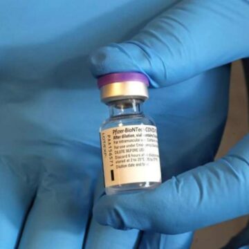 Corona-Impfung von Biontech: Frau erleidet Allergie-Schock