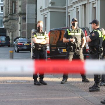 Politie houdt man aan na valse bommelding bij Binnenhof