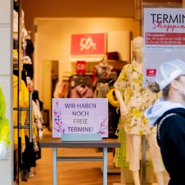 Neue Regelung ab Mittwoch:Shoppen in Berlin nur noch mit Corona-Test