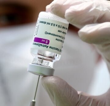 Immunization committee to recommend provinces suspend AstraZeneca use among those under 55: sources