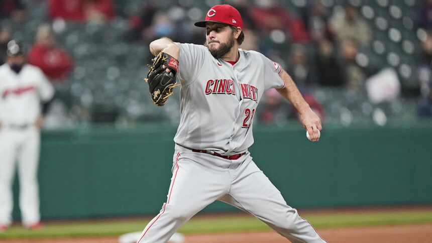 Reds’ Miley pitches season’s 4th no-hitter against Indians