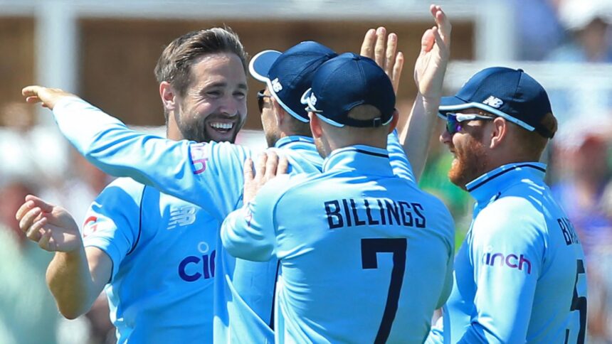 Chris Woakes and Joe Root lead the way as England ease to victory over Sri Lanka in first ODI