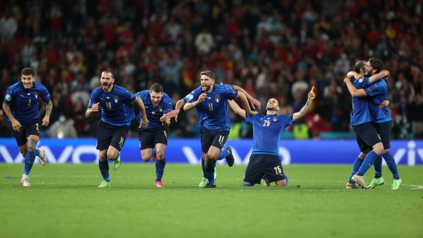 Italië verslaat Spanje na strafschoppen en bereikt vierde EK-finale