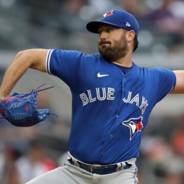 Robbie Ray takes no-hitter into seventh as Blue Jays beat Rays