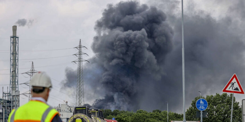 Allemagne : à Leverkusen, une explosion sur un site d’entreprises chimiques fait un mort et plusieurs blessés