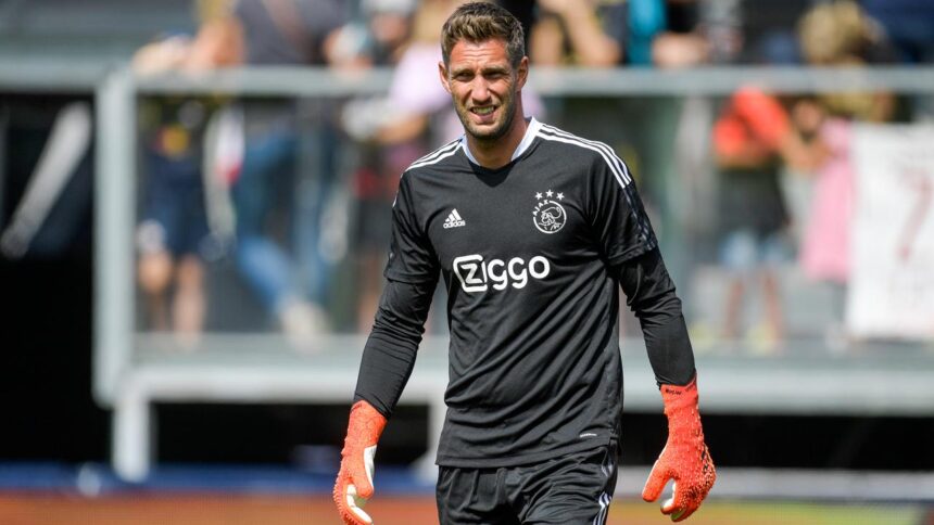 Ajax mist Stekelenburg en Schuurs in Johan Cruijff Schaal, Berghuis in basis