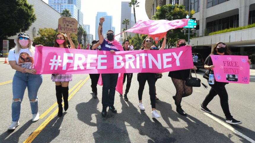 La chanteuse Britney Spears libérée de la tutelle de son père par un tribunal