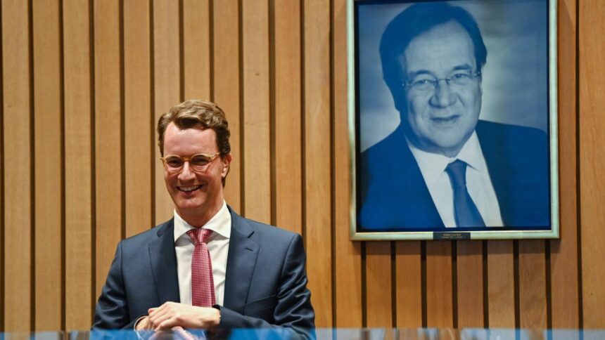 Neuer Ministerpräsident: Armin Laschet leitet mit Hendrik Wüst markanten Wechsel in NRW-CDU ein