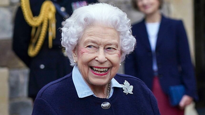 Sorge um 95-Jährige: Warum musste die Queen ins Krankenhaus?