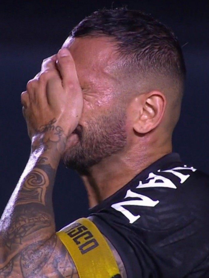 Leandro Castan lamenta permanência do Vasco na Série B: ‘Nós fracassamos’