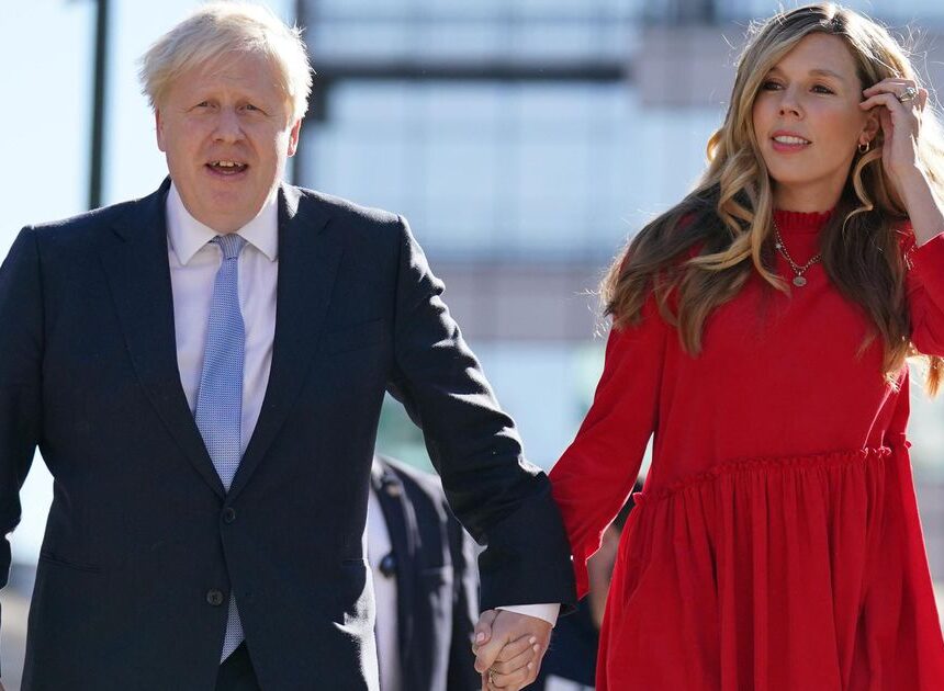 Britse premier Johnson voor ‘minstens’ zevende keer vader geworden Britse premier Johnson voor ‘minstens’ zevende keer vader geworden