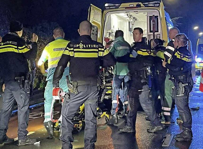 Bestuurder busje gepakt na vlucht: groep fietsers gewond bij zwaar ongeluk in Oudkarspel Bestuurder busje gepakt na vlucht: groep fietsers gewond bij zwaar ongeluk in Oudkarspel