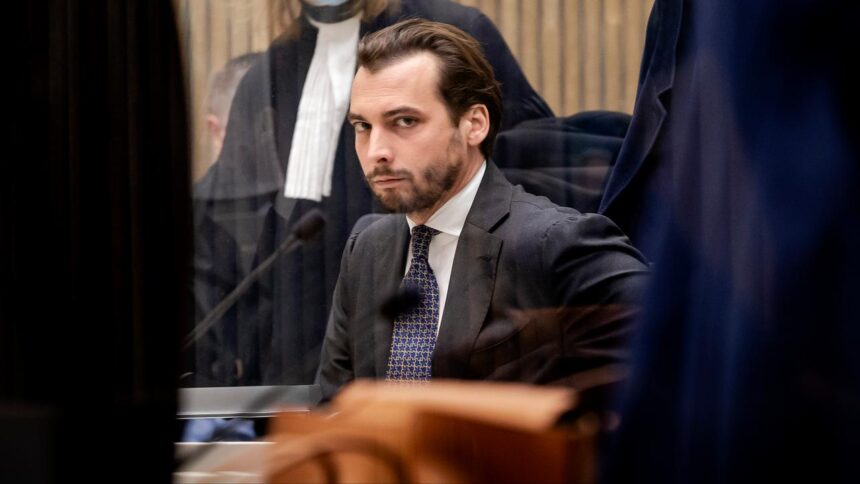 Baudet moet tweets met Holocaustvergelijking verwijderen na kort geding