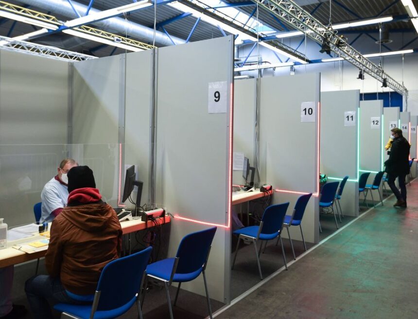 Schutz vor Corona: Stiko empfiehlt Auffrischimpfungen bereits nach drei Monaten