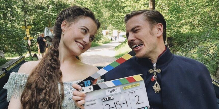 Sissi (TF1) : Jannik Schümann (Franz) dévoile les coulisses insolites du tournage sur Instagram (PHOTOS)