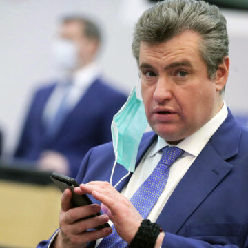 Слуцкий назвал требования Блинкена к властям Казахстана проявлением двойных стандартов