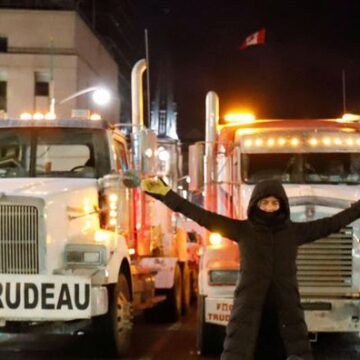 Covid-19 : à Ottawa, démonstration de force des camionneurs contre les mesures sanitaires