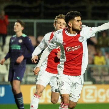Jong Ajax verslaat Jong PSV in ‘mini-topper’, Volendam morst in Kerkrade