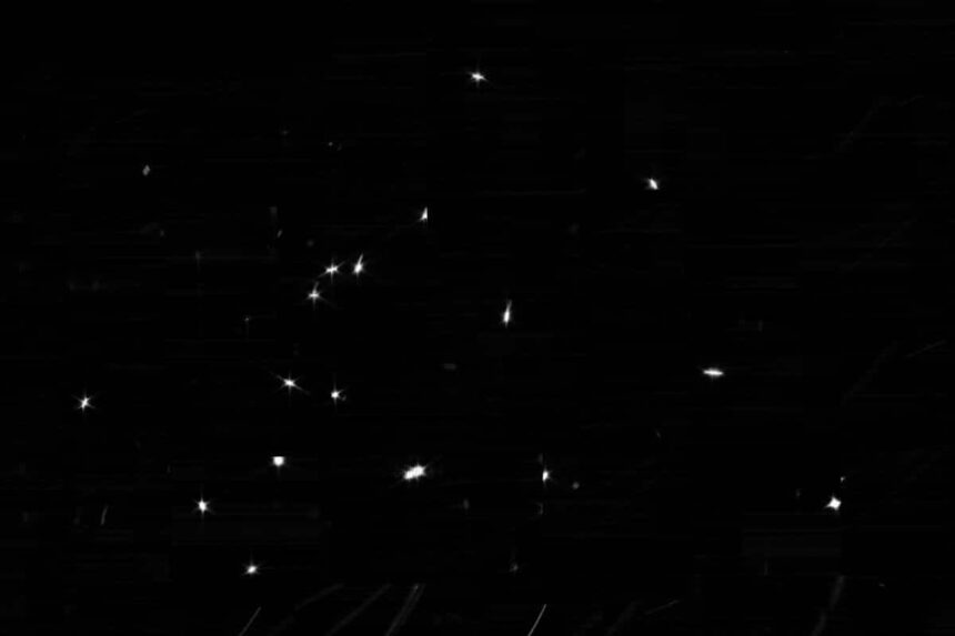 James Webb-telescoop maakt allereerste foto van een ster (en die is nogal mislukt)