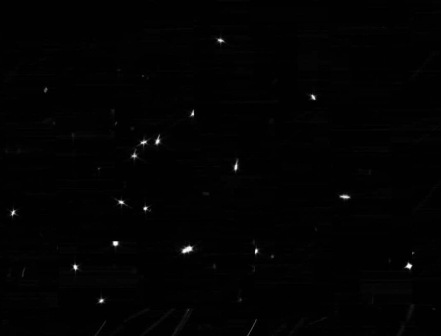 James Webb-telescoop maakt allereerste foto van een ster (en die is nogal mislukt)