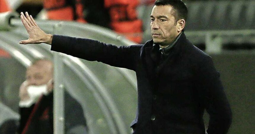 Uiterst knappe zege Van Bronckhorst met Rangers in Dortmund