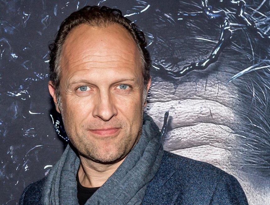 Oud-studenten beschuldigen Hugo Metsers van machtsmisbruik bij acteursopleiding Oud-studenten beschuldigen Hugo Metsers van machtsmisbruik bij acteursopleiding