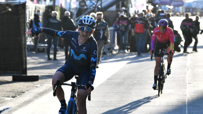 Van Vleuten klopt Vollering en wint voor tweede keer Omloop Het Nieuwsblad