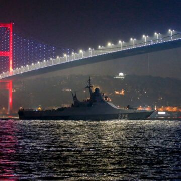 Ukrainekrieg: Türkei schließt Bosporus und Dardanellen für Kriegsschiffe