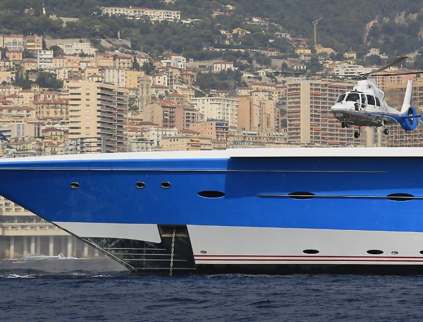 Von St. Tropez bis Mexiko: Oligarchen-Jachten werden festgesetzt Von St. Tropez bis Mexiko: Oligarchen-Jachten werden festgesetzt
