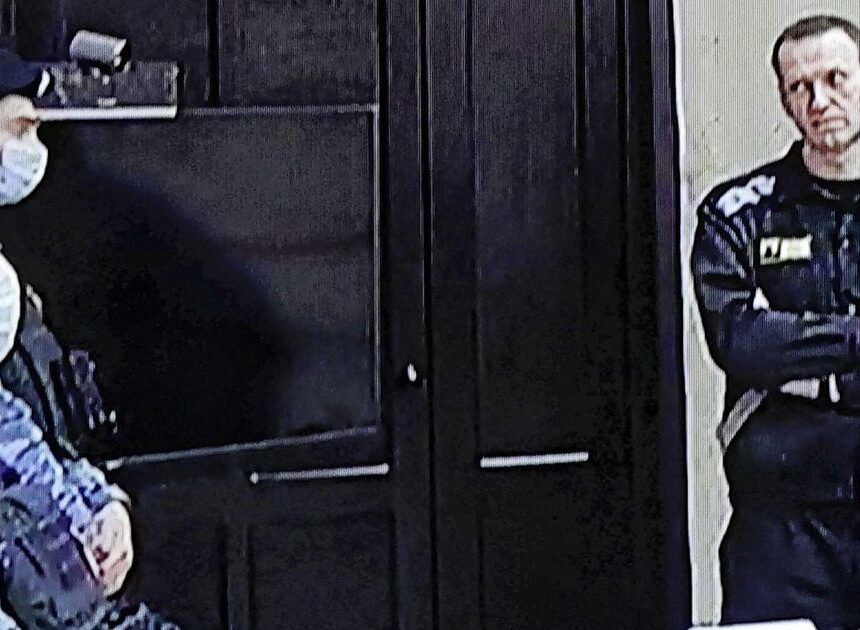 Russische oppositieleider Navalny krijgt 9 jaar cel voor verduistering