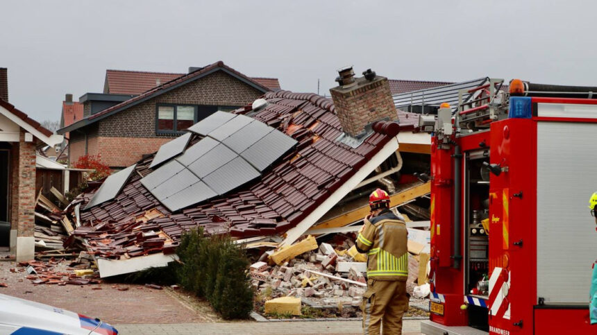 Slachtoffers van ingestort huis in Oldenzaal zijn lichtgewond en veilig bij familie: “Werkelijk een wonder”