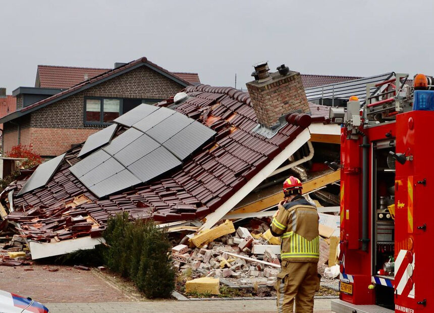 Slachtoffers van ingestort huis in Oldenzaal zijn lichtgewond en veilig bij familie: “Werkelijk een wonder”