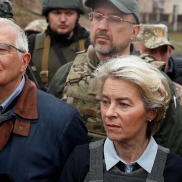 Глава дипломатии ЕС призвал расследовать “военные преступления” России