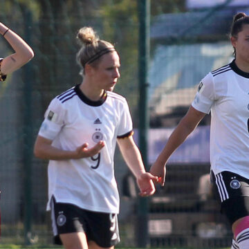 Niederlage gegen Serbien: DFB-Frauen müssen um WM-Teilnahme bangen