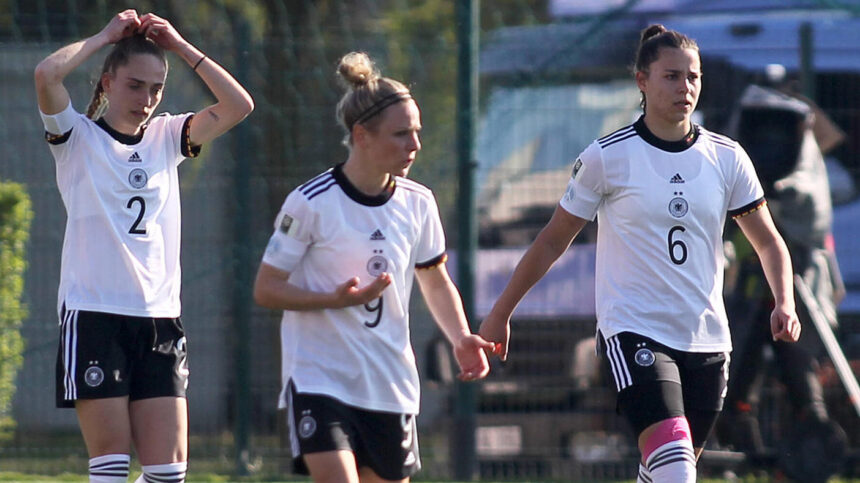 Niederlage gegen Serbien: DFB-Frauen müssen um WM-Teilnahme bangen