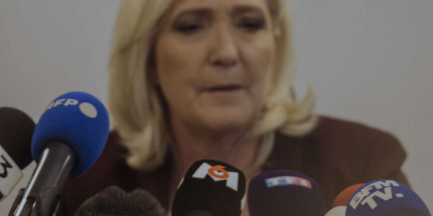 Présidentielle 2022 : Marine Le Pen fait pression sur France 2 pour choisir les journalistes qui l’interrogent