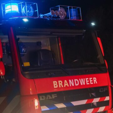 Twee bedrijven in Arnhem verwoest door grote brand