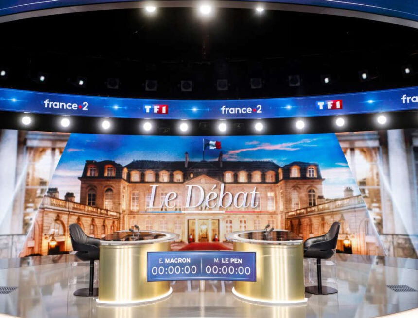 Débat Macron-Le Pen : suivez les derniers préparatifs en direct avant le duel de l’entre-deux-tours de la présidentielle