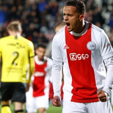 Ihattaren schittert met hattrick in tien minuten bij grote zege Jong Ajax op VVV