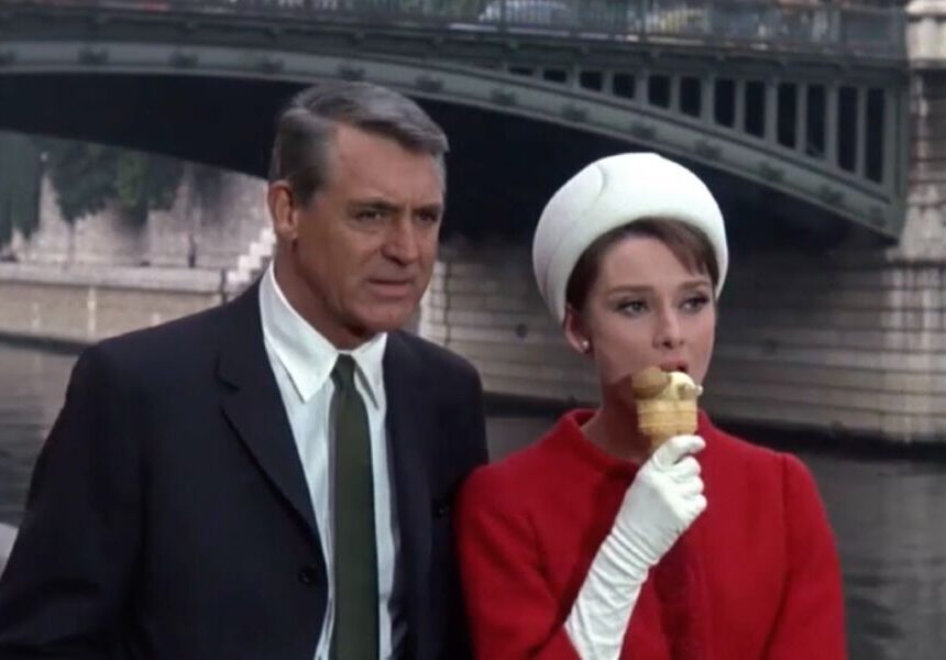Charade (Arte) : pourquoi Cary Grant était très mal à l’aise vis-à-vis d’Audrey Hepburn