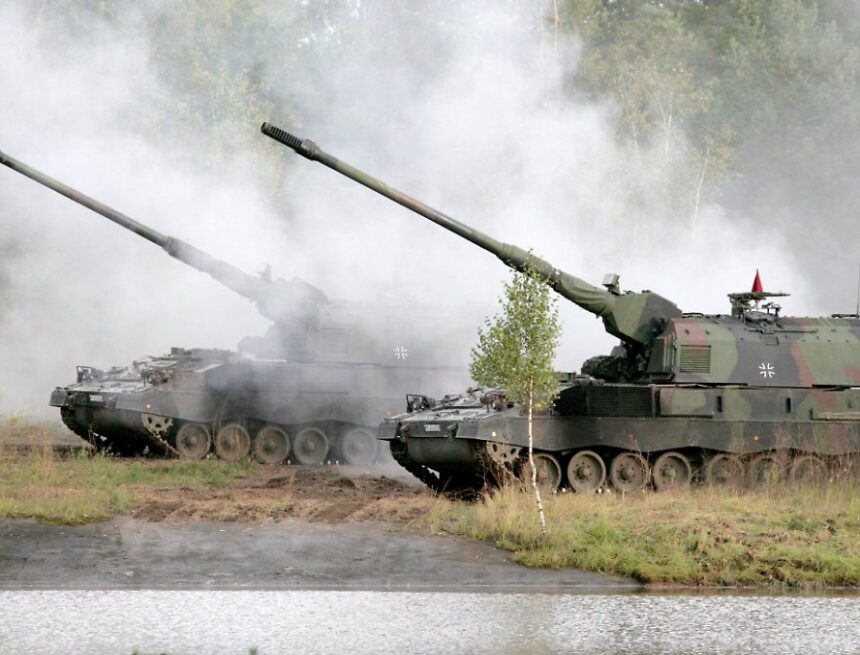 Deutschland überlässt Ukraine sieben “Panzerhaubitzen 2000”- das kann die Artilleriewaffe Deutschland überlässt Ukraine sieben “Panzerhaubitzen 2000”- das kann die Artilleriewaffe