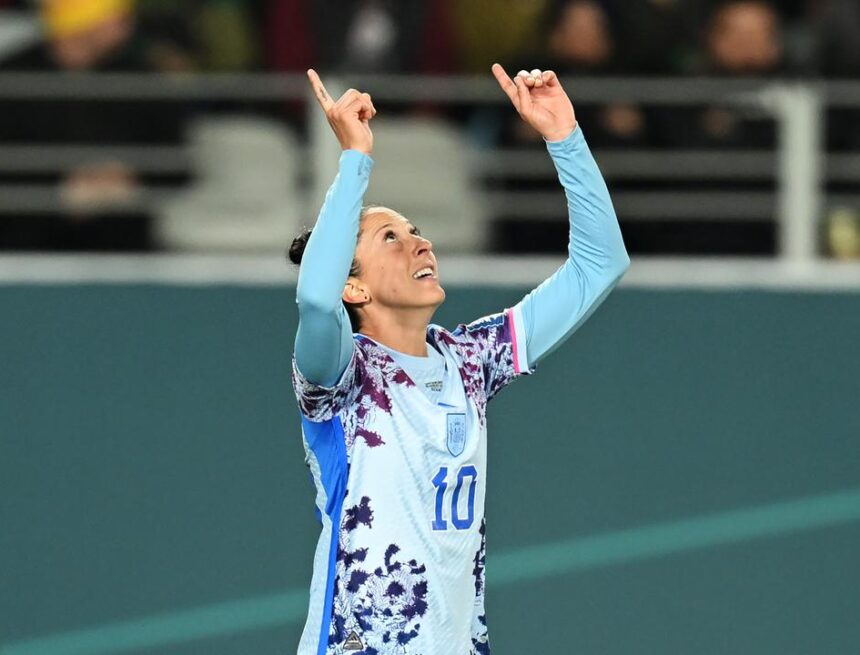 Spanje krabbelt op na afgang en treft mogelijk Oranje in kwartfinales WK Spanje krabbelt op na afgang en treft mogelijk Oranje in kwartfinales WK